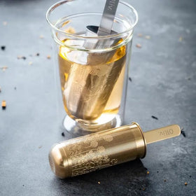 01liv Pipe-style infuser filter preventing tea leaves escaping during brew.