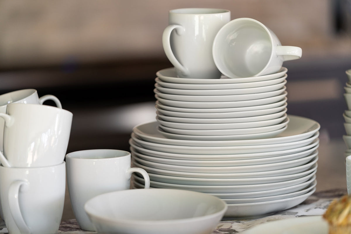 10 Strawberry Street plates in packaging, ready for restaurant or home use