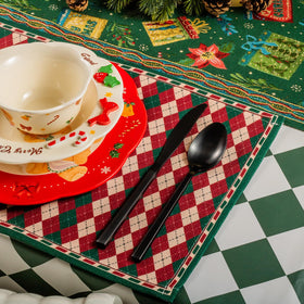 Alata Cube Black dinner fork highlighting sturdy construction for family dining.