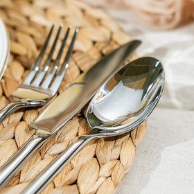 Alata Potter family dining set enhances everyday meals with style.