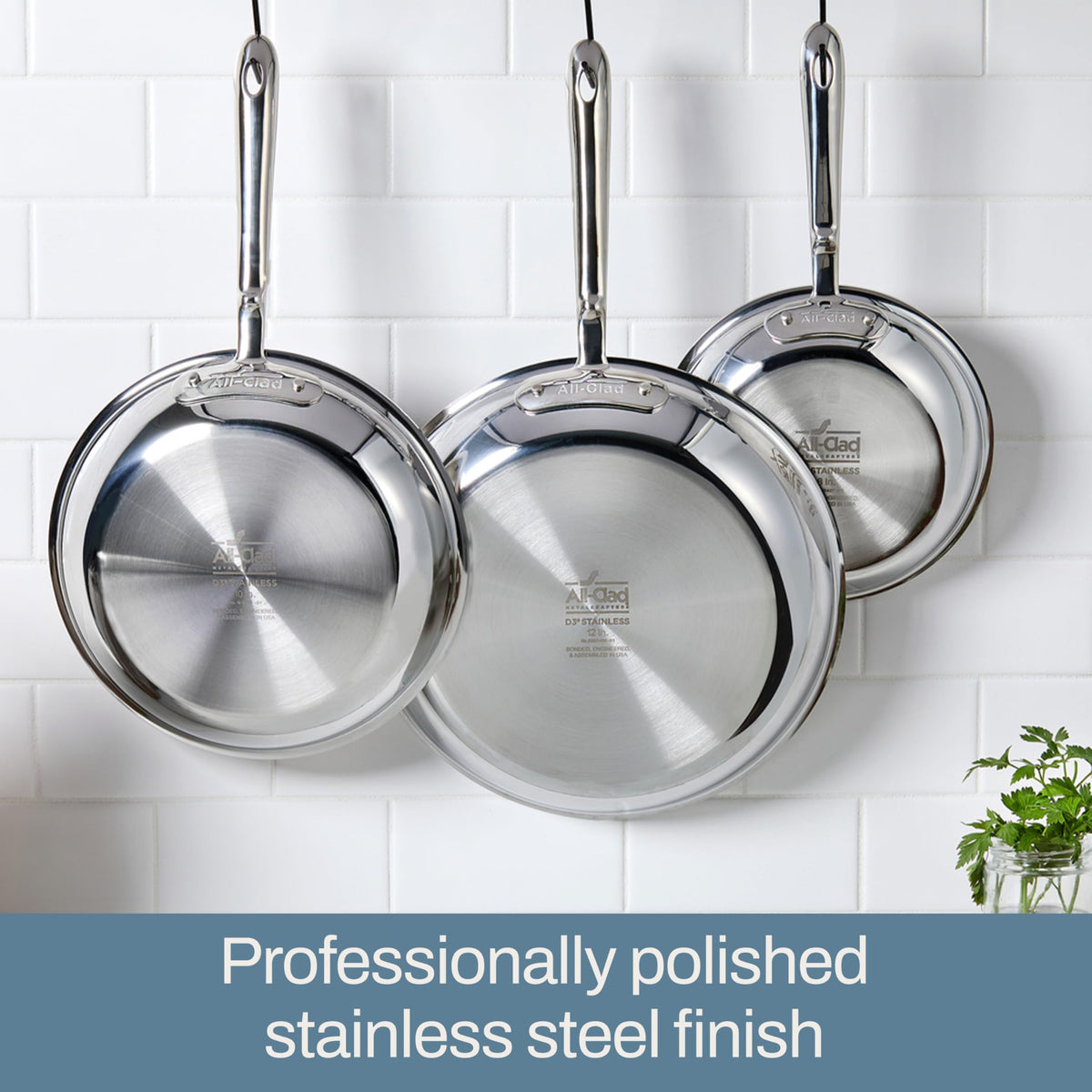 All-Clad D3 flared edge enables drip-free pouring.