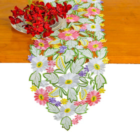 AMARED Spring Daisy embroidery brightens tabletops for spring and Easter gatherings.