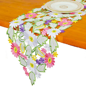 AMARED Spring Daisy table runner with embroidered daisies enhances spring dining ambiance.