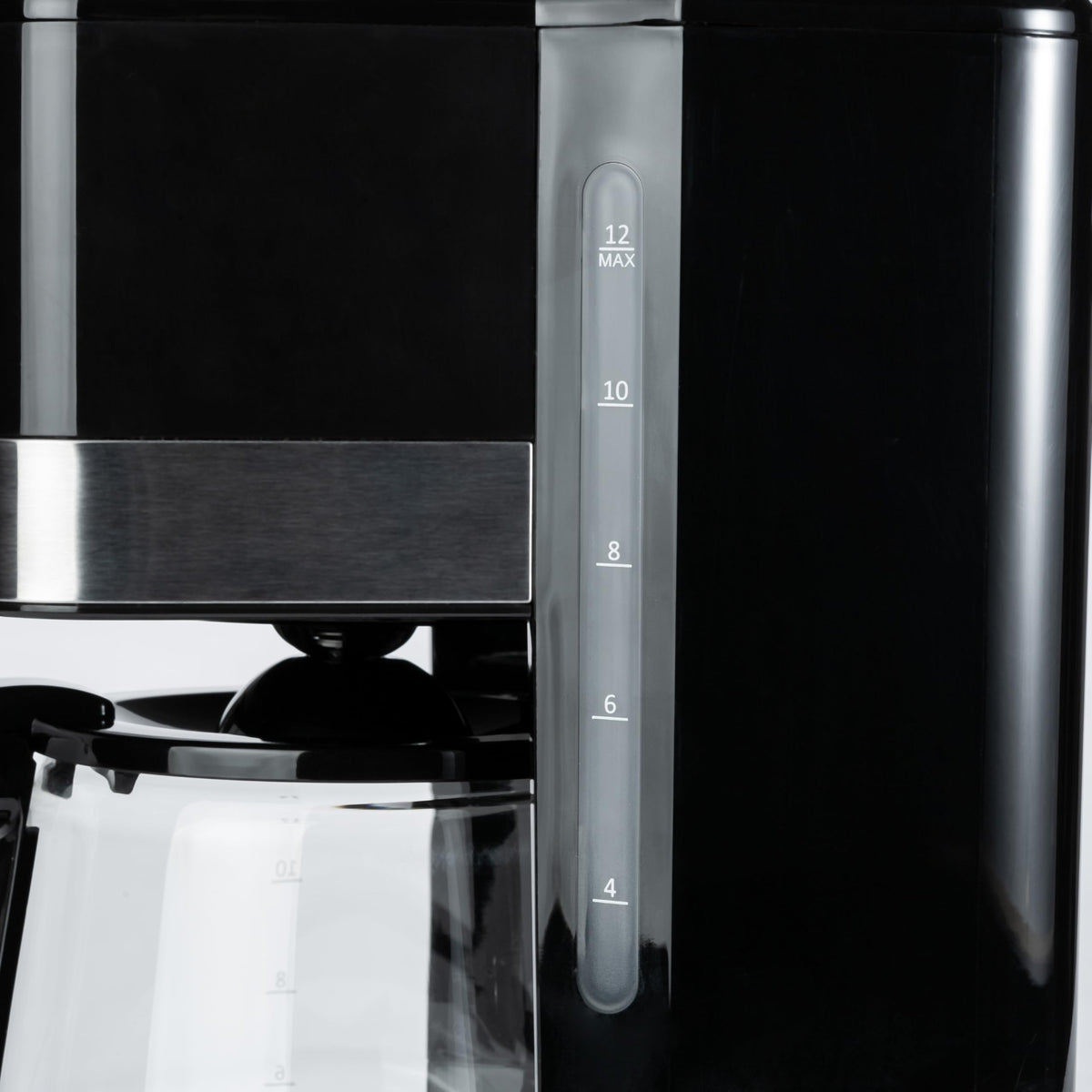 Amazon Basics compact coffee maker design fits modern kitchens.