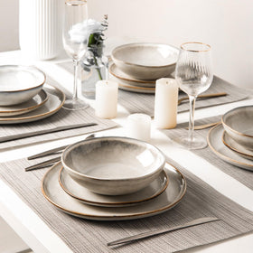 AmorArc rustic table setting conveying warm, everyday dining appeal.
