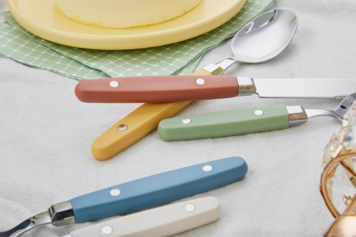 Annova complete set ready for weddings, holidays, picnics, or everyday meals.