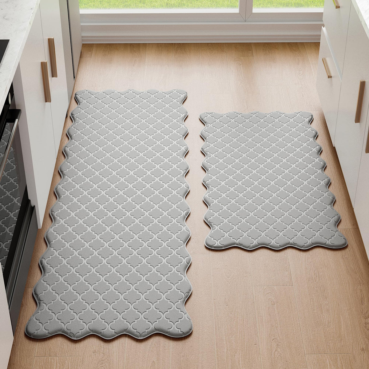 Arenarug pet-safe spill mat for feeding areas keeps messes contained.