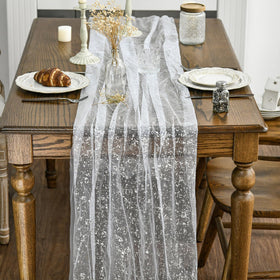 Artoid Mode care-friendly table runner resists color fading