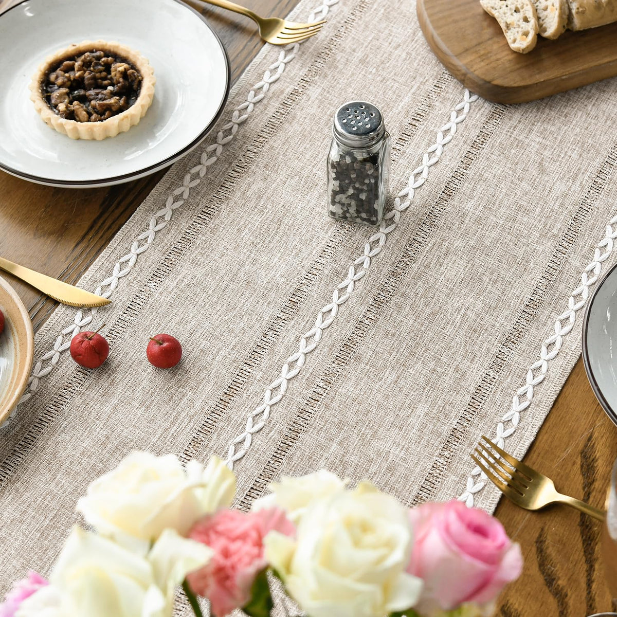 Artoid Mode cotton linen blend offers durability and easy care