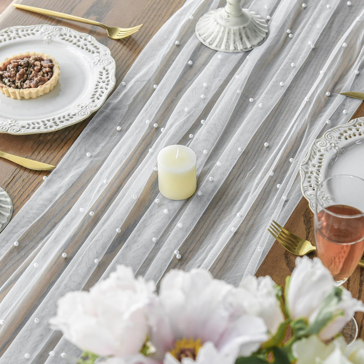 Artoid Mode pearl gauze table runner easy care and cleaning