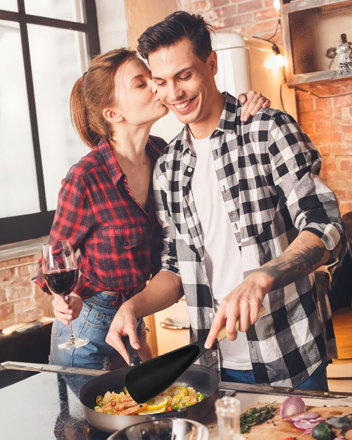 Badiano spoon feature: integrated tool rest keeps head off the counter