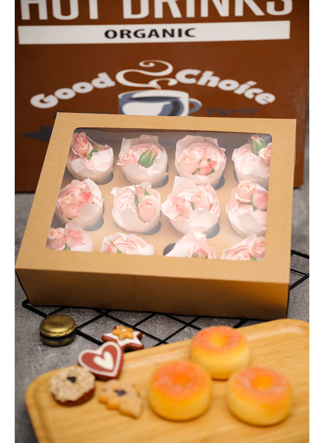 Bakepacker easy-assembly box saves time during busy mornings.