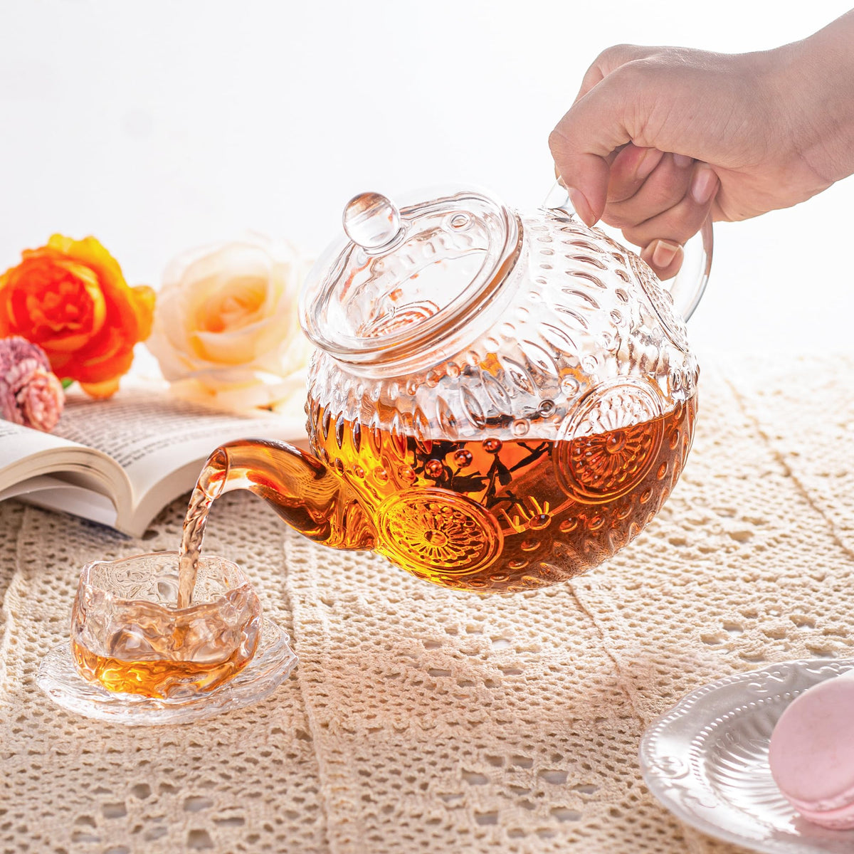 Bandesun 32oz teapot highlighting generous capacity for gatherings and refills.