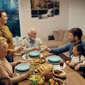 BARTHKIT placemats—8-pack suitable for family meals, cafes, and offices.