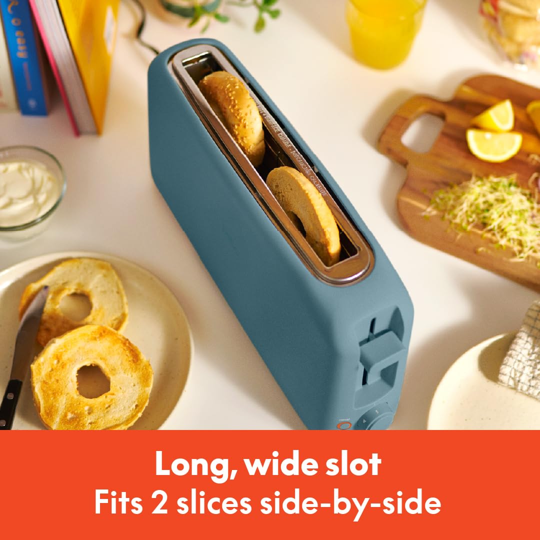 BELLA long-slot interior reveals extra-wide slot for two slices and artisanal bread.