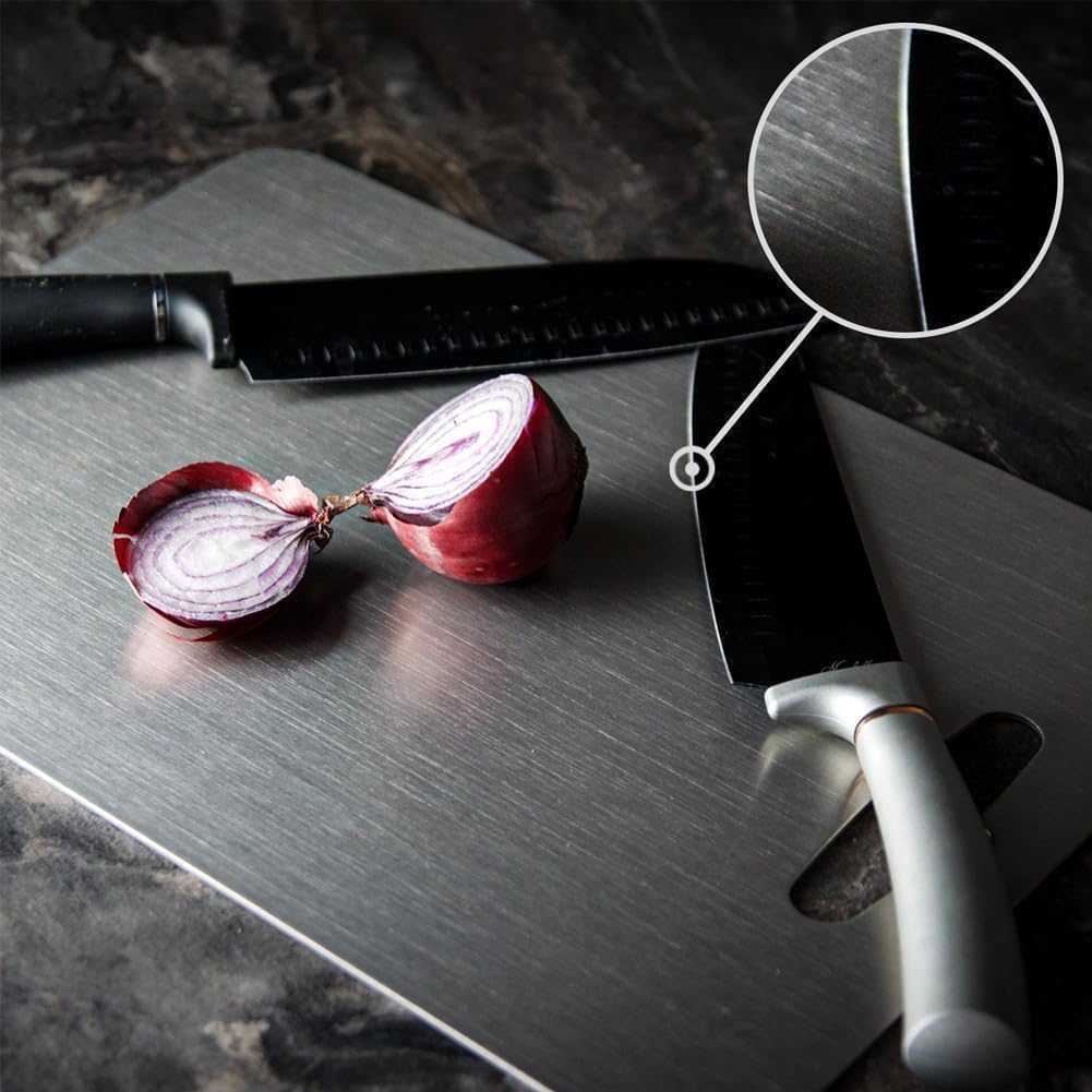 Belothi dual-sided board showing meat texture for safe prep