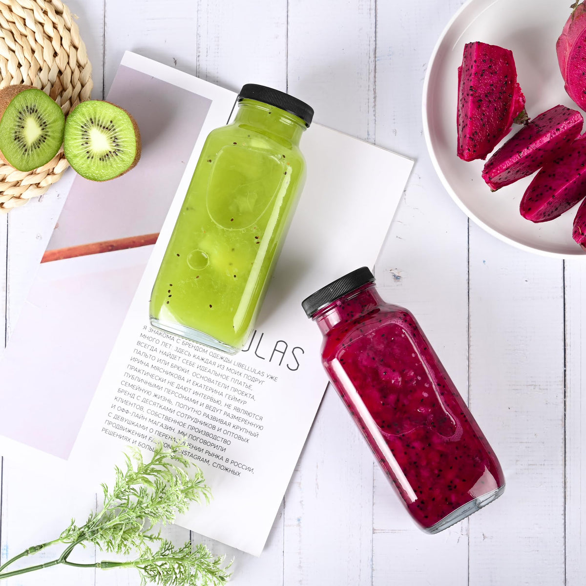 Benestanti glass bottle with sponge brush makes cleaning easy.