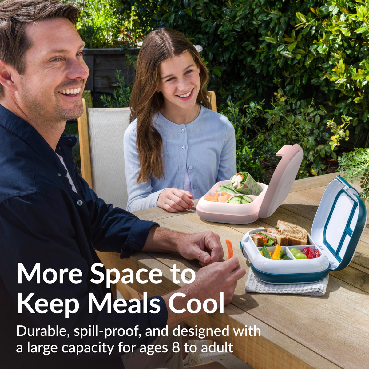 Bentgo Chill Max removable divider supports 3- or 4-compartment layouts.