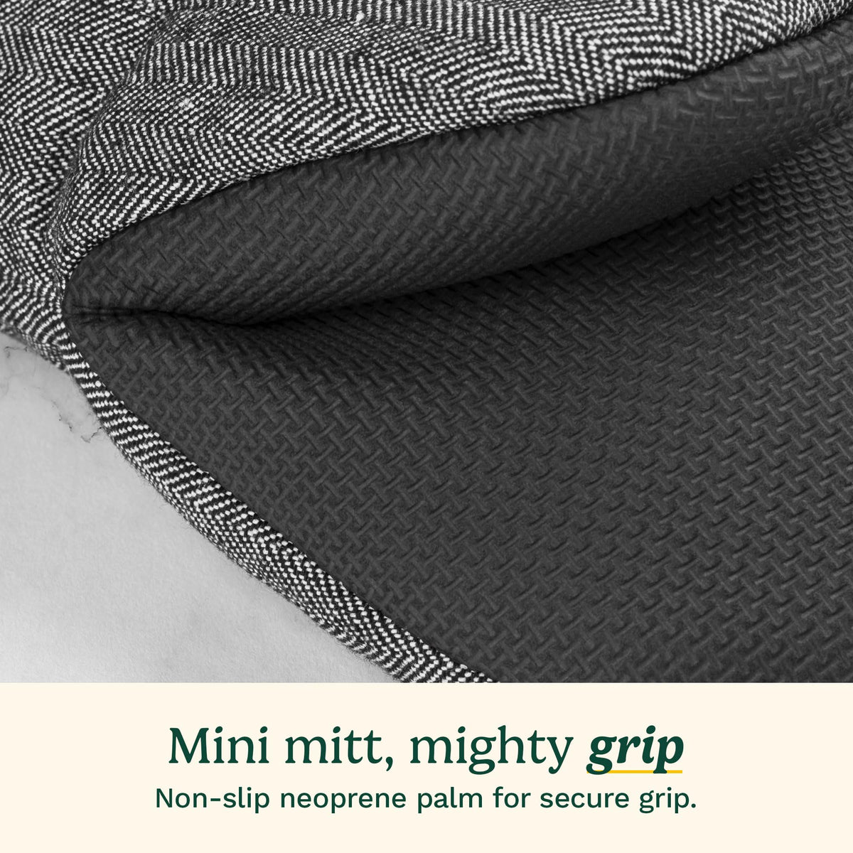 Easy-access hanging loop on Best Brands Cuisinart Heritage Mini Oven Mitts.