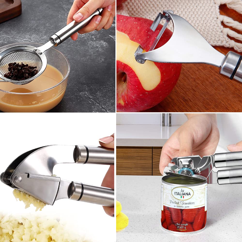Pasta server and slotted spoon in the BESTZMWK set for serving pasta smoothly.