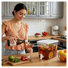 BEWBBAT wide-open top simplifies adding fruit slices and thorough cleaning.