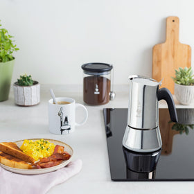 Bialetti Venus flip-top spout for clean and easy serving