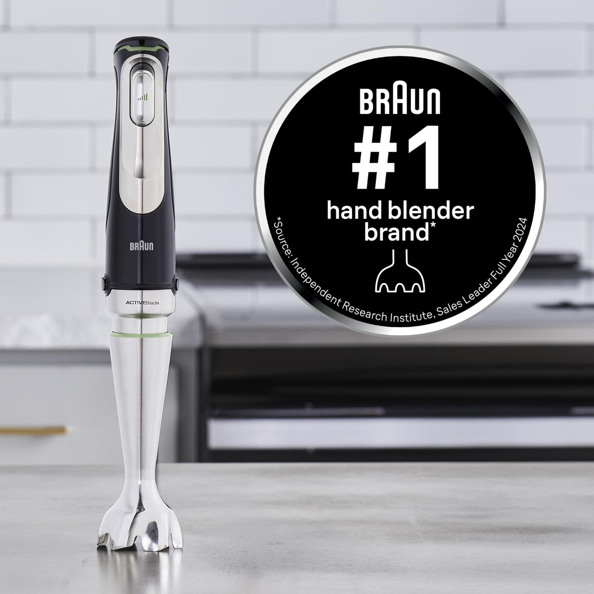Braun MQ9137XI BPA-free 20 oz beaker with measurement marks.