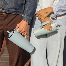 BrüMate Era fits most cup holders and suits daily hydration needs.