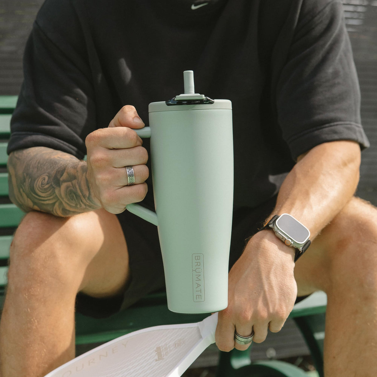 Era Flip BevGuard insulation preserves ice-cold drinks for 24+ hours.