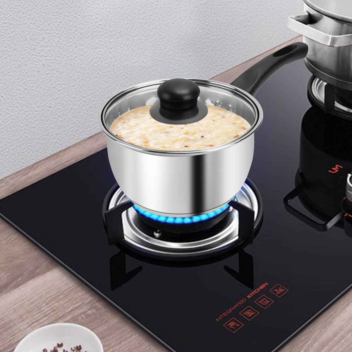 BSDLZCH 2QT pot with lid ideal for soups and reductions.