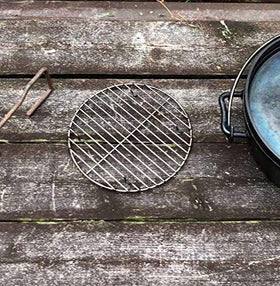 Camping Moon round grid supports roasting, steaming, and baking.