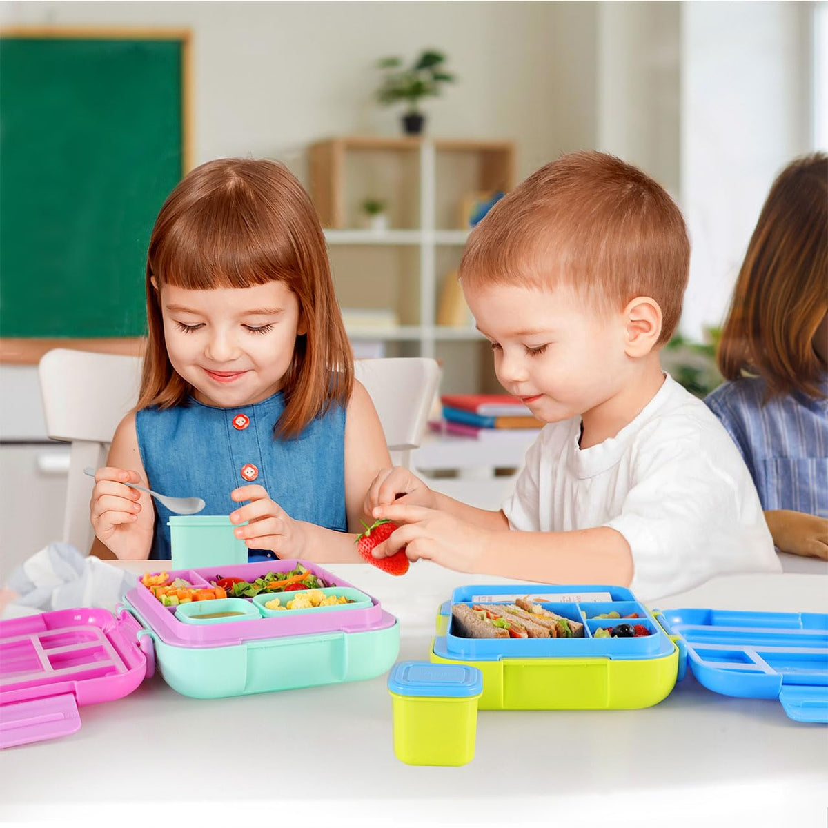 Caperci Bento Box uses durable, lightweight materials for daily school use