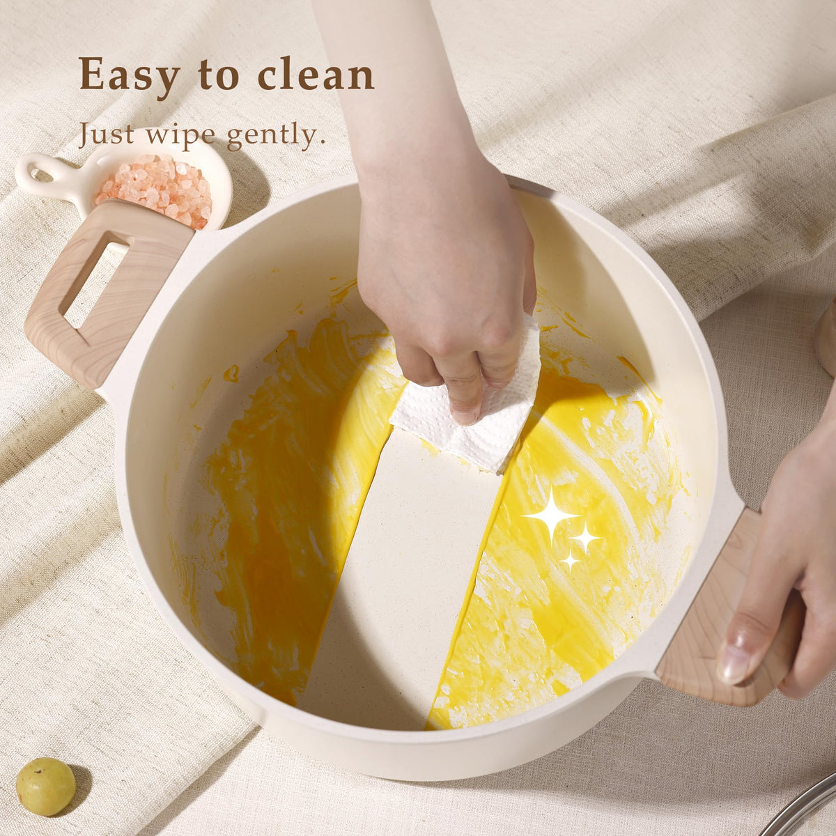 CAROTE 6 Qt pot – ideal for oatmeal, soups, and gravies.