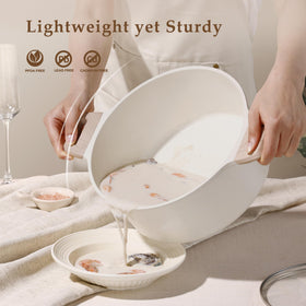 CAROTE rivetless interior enables effortless cleaning after cooking.