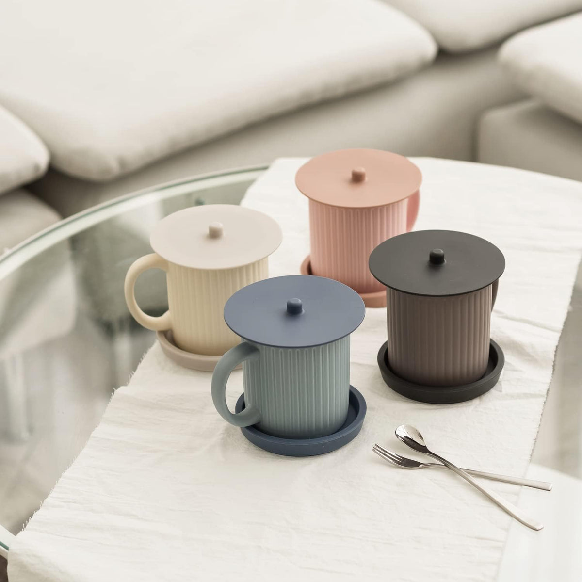 Carrotez 4.33-inch max fit for cups with secure seal.