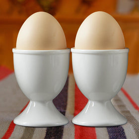 Cinf egg cups with stable base ensure wobble-free serving.