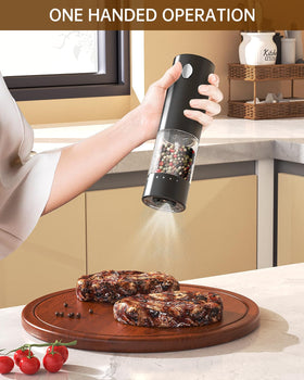 Circle Joy one-handed operation for easy, hands-free seasoning.