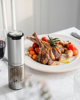 Circle Joy white LED light illuminates the grind for accurate seasoning.