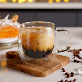 CNGLASS handle-design glass mug ideal for latte and cappuccino.