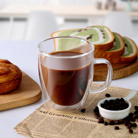 CNGLASS lead-free BPA-free mug emphasizing healthier, eco-friendly home glassware.