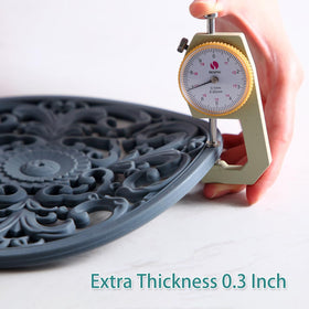 Colinda turquoise trivet offers a non-slip silicone surface for stable use.