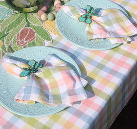 Cotton Craft Countryside Classic yellow-multi tablecloth in a dining set