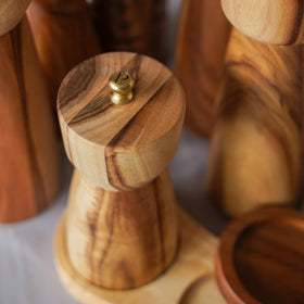 DeroTeno pepper grinder on a kitchen counter ready for use