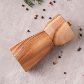 DeroTeno stainless steel grinding mechanism ensures consistent pepper texture