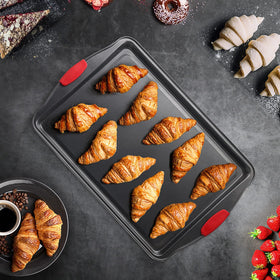 EATEX black baking tray duo ideal for batch cooking and easy cleanup