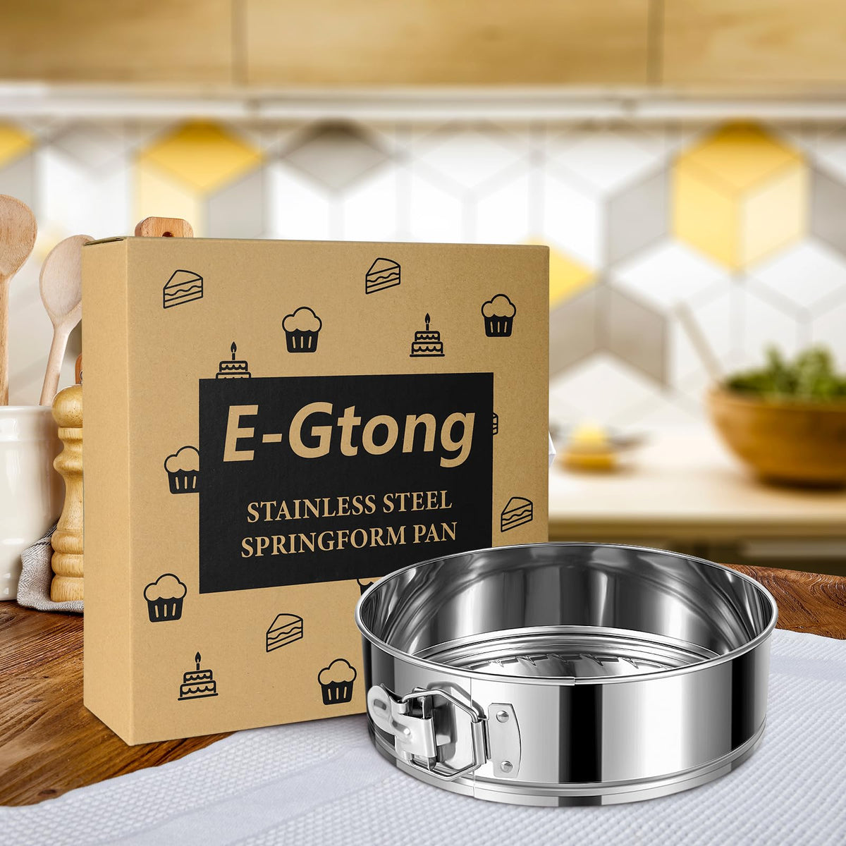 E-Gtong 10 inch pan in oven shows oven-safe feature up to 500°F.