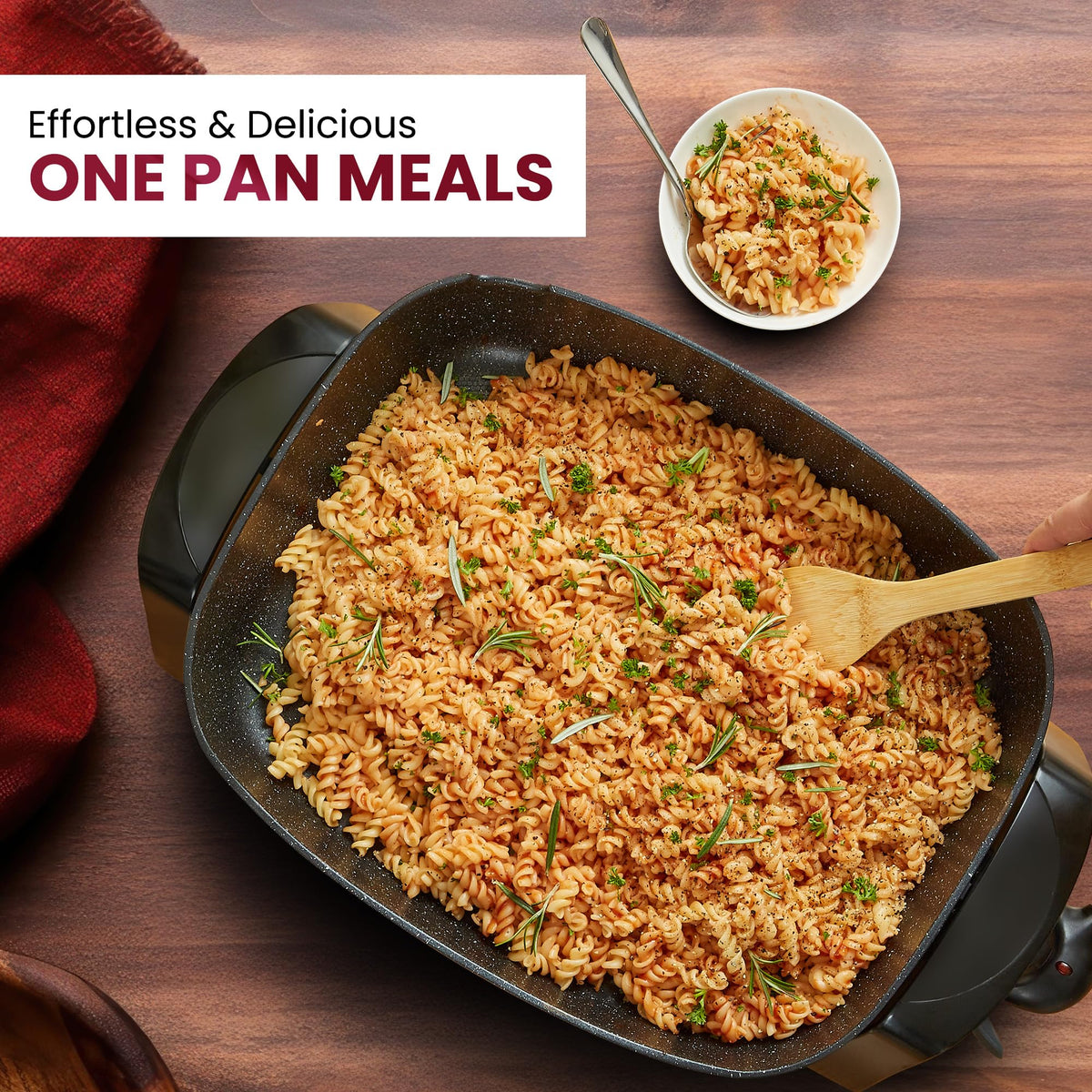 Elite Gourmet EG-6203 tall sidewalls reduce splatter and lock moisture.