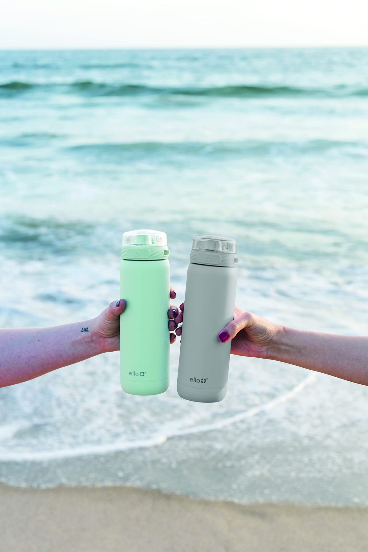 Ello Cooper locking lid prevents spills during transport