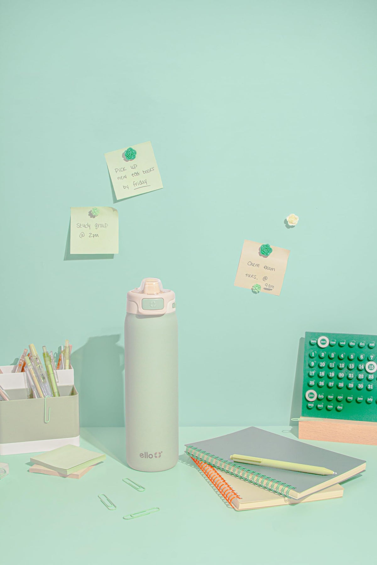 Ello Pop and Fill 32oz bottle double-wall insulation keeps drinks cold.
