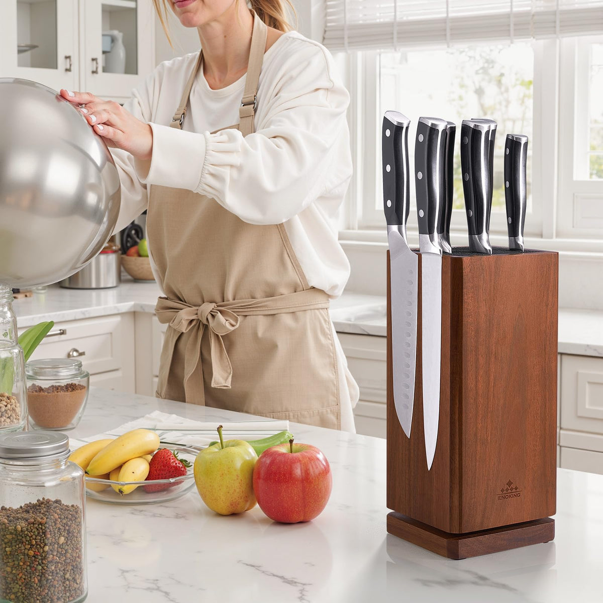 ENOKING four-sided magnetic system secures blades with confident stability.
